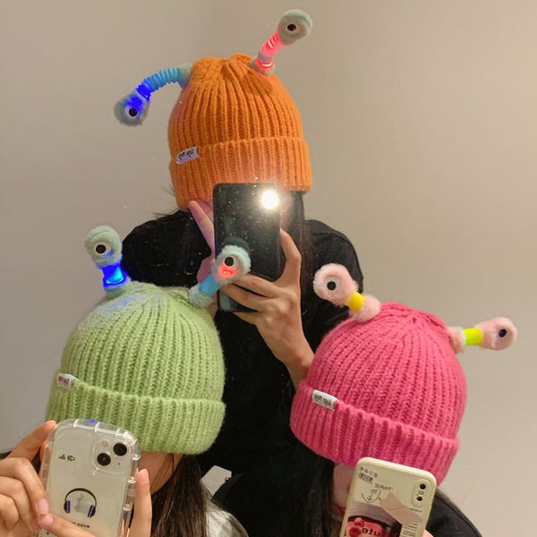 GlowTots - Gorro De Invierno Para Padres e Hijos de Un Simpático Monstruito Brillante