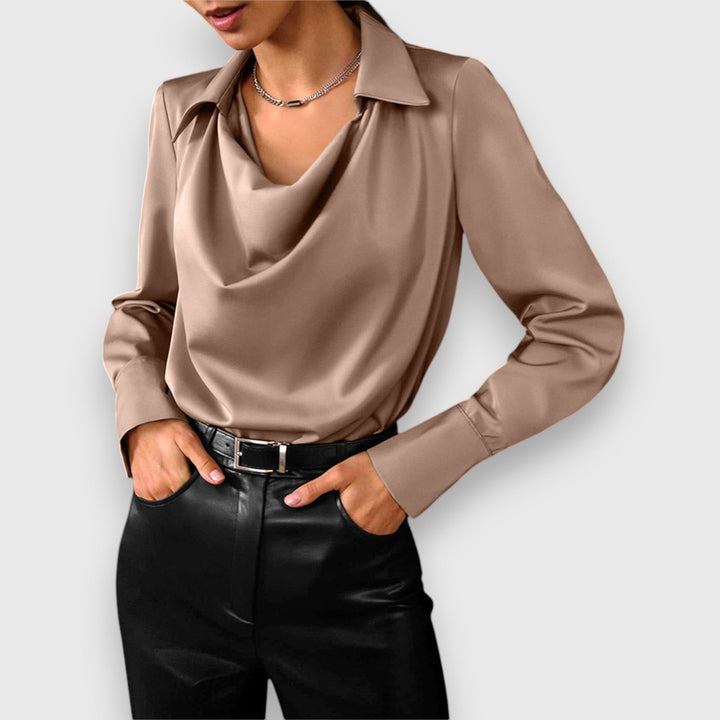 Solina - Blusa Drapeada de Manga Larga y Cuello